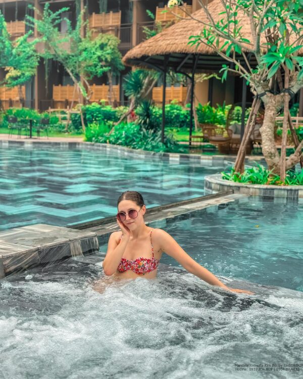 Bể sục Jacuzzi